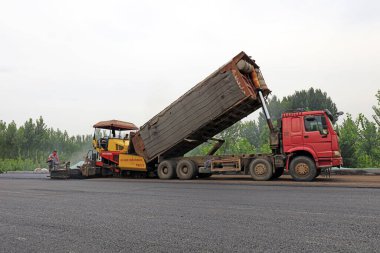 Luannan County - 22 Ağustos 2018: Otoyol mühendislik alanı, Luannan County, Hebei Eyaleti, Çin