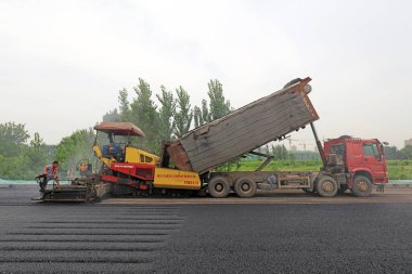 Luannan County - 22 Ağustos 2018: Otoyol mühendislik alanı, Luannan County, Hebei Eyaleti, Çin