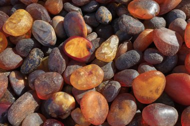 Balmumunun orijinal taşı birikmiş.