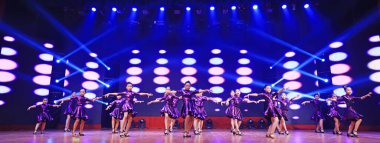 Luannan County - 29 Ocak 2019: Çocuklar Latin dansı gösterisi, Luannan County, Hebei Eyaleti, Çin