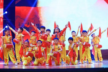 Luannan County - 29 Ocak 2019: Çocuklar sahne, Luannan County, Hebei Eyaleti, Çin