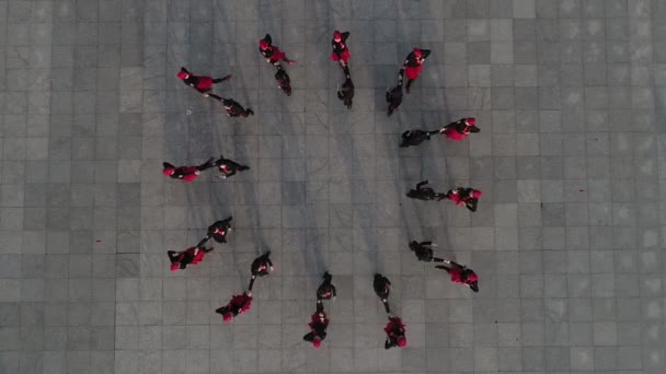 河北省 2020年5月10日 女性が広場でセーラーダンスを練習しています — ストック動画
