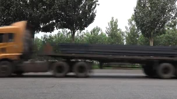 Zware Vrachtwagens Onderweg Noord China — Stockvideo