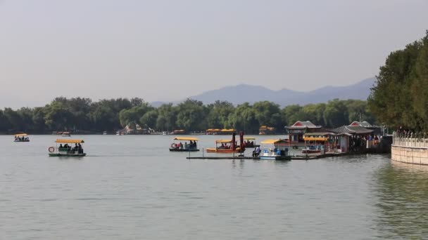 Pequim China Outubro 2020 Navio Cruzeiro Está Navegando Lago Kunming — Vídeo de Stock