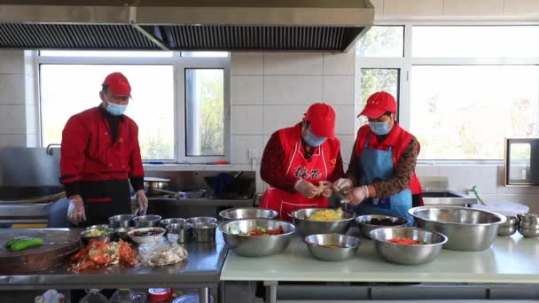 Luannan County Provincie Hebei China Oktober 2020 Een Chef Kok — Stockvideo