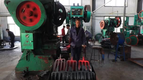 Kraj Luannanu Prowincja Hebei Chiny Kwietnia 2020 Pracownicy Intensywnie Pracują — Wideo stockowe