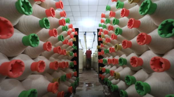 Luannan County Provinz Hebei China Juni 2020 Arbeiter Einer Spinnerei — Stockvideo