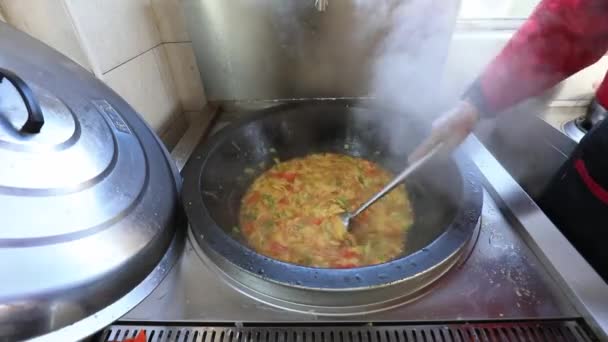Chef Kookt Heerlijke Gerechten Noord China — Stockvideo