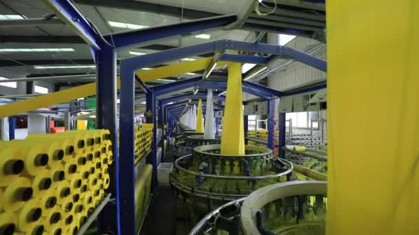 华北一家工厂的塑料编织袋生产线 — 图库视频影像