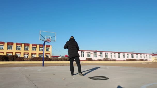 Luannan County Hebei Province Kina December 2020 Man Använder Träpinne — Stockvideo
