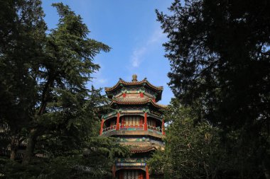 Pekin, Çin - 6 Ekim 2020: Pekin Yaz Sarayı 'nda antik Çin mimarisi