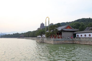 Pekin, Çin - 6 Ekim 2020: Pekin Yaz Sarayı Rıhtımı Mimarlığı