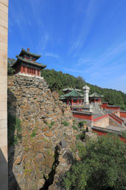 Pekin, Çin - 6 Ekim 2020: Pekin Yaz Sarayı 'ndaki antik Çin mimarisinin manzarası