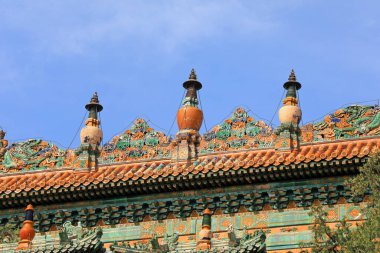 Pekin, Çin - 6 Ekim 2020: Pekin Yaz Sarayı 'ndaki antik Çin mimarisinin manzarası