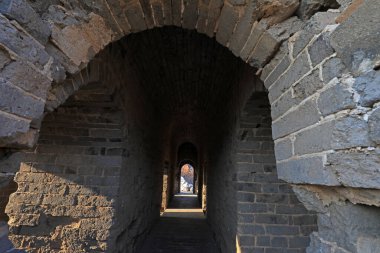 Qianxi Eyaleti, Hebei Eyaleti, Çin - 4 Kasım 2020: Qingshanguan Çin Seddi 'nin mimari manzarası