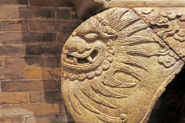 Fengrun Bölgesi, Çin - 22 Aralık 2020: Geleneksel Çin taş oymaları Hebei Eyaleti, Çin 'de bir parkta