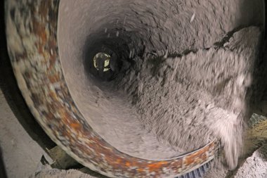 Çin 'deki bir fabrikada gübre karıştırma ekipmanı.