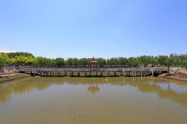 Kırsal Çin 'deki yapay göl manzarası