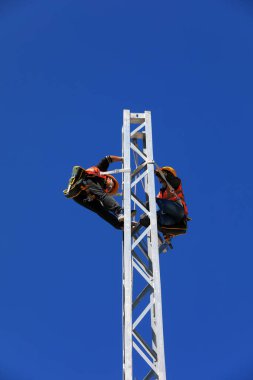 LUANNAN COUNTY, Hebei Eyaleti, Çin - 17 Eylül 2020: Elektrikli demiryolu şantiyesinde OCS desteği uygulaması