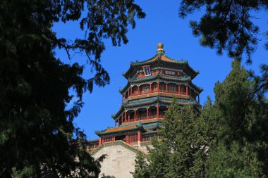 Pekin, Çin - 6 Ekim 2020: Foxiangge 'in mimari manzarası Pekin' deki yazlık saraydadır.