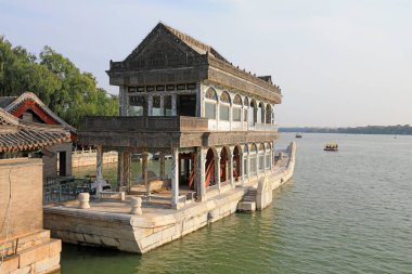 Pekin, Çin - 6 Ekim 2020: Pekin 'deki yazlık sarayda kayalar oyuldu