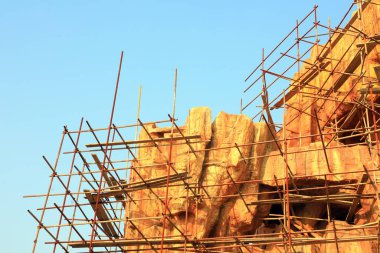 Kuzey Çin 'de bir parkta taş yapımı devam ediyor.