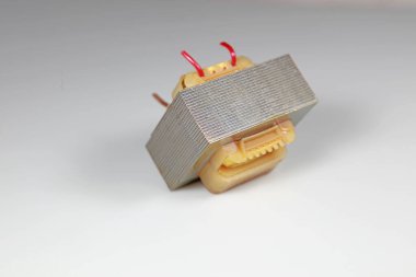 Elektrik bileşenlerini kapat