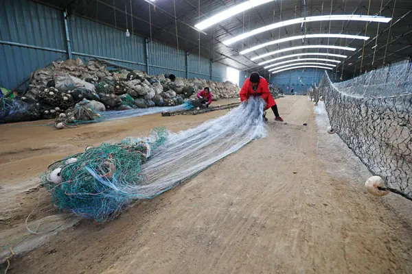 LUANNAN COUNTY, Çin - 10 Mart 2020: Deniz balıkçılığı, LUANNAN COUNTY, Hebei Eyaleti, Çin