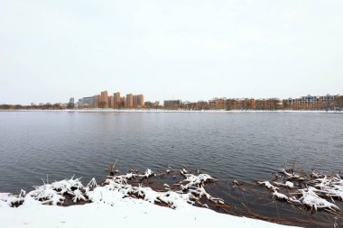 Şehir parkının kar manzarası, Kuzey Çin