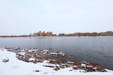 Şehir parkının kar manzarası, Kuzey Çin