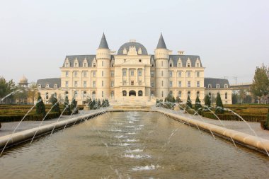 BEIJING - 23 Ekim: Avrupa tarzı bir peyzaj mimarisi, 23 Ekim 2014, Pekin, Çin