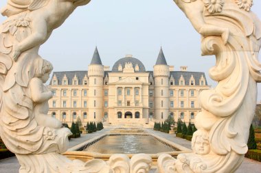 BEIJING - 23 Ekim: Avrupa tarzı bir peyzaj mimarisi, 23 Ekim 2014, Pekin, Çin