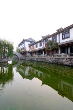 LUAN COUNTY - 23 Kasım 2014 'te Luanzhou şehrinde antik binalar ve nehirler, Luan County, Hebei Eyaleti, Çin