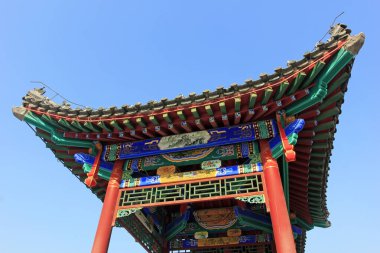 Geleneksel Çin tarzı pavyon saçakları, fotoğrafa yakın çekim