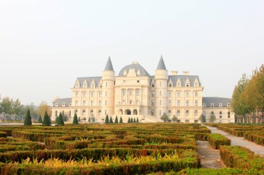 BEIJING - 23 Ekim: Avrupa tarzı bir peyzaj mimarisi, 23 Ekim 2014, Pekin, Çin