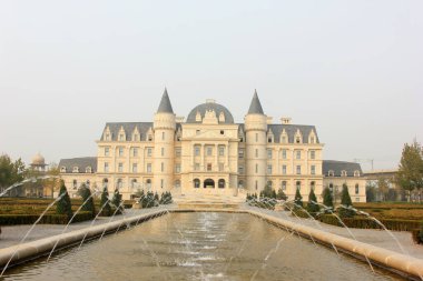 BEIJING - 23 Ekim: Avrupa tarzı bir peyzaj mimarisi, 23 Ekim 2014, Pekin, Çin