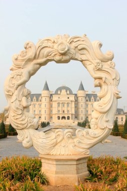 BEIJING - 23 Ekim: Avrupa tarzı bir peyzaj mimarisi, 23 Ekim 2014, Pekin, Çin