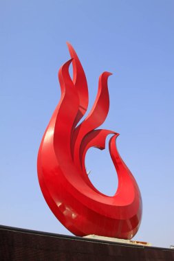 Tangshan - 30 Mayıs 2015: Parktaki alev heykelleri, Tangshan şehri, Çin