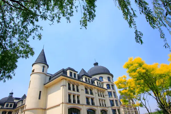 Bir parkta Avrupa peyzaj mimarisi