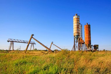 Boş beton karıştırma ekipmanları, fotoğrafa yakın çekim.