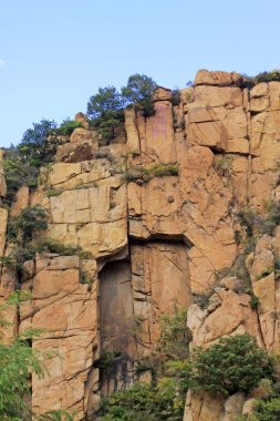 Fotoğrafın doğal dağ manzarası.