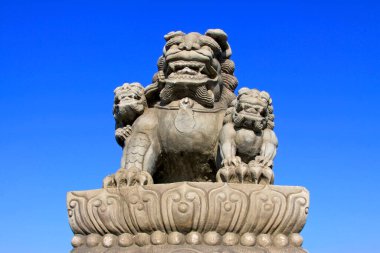 taş aslan köprüde, Çin