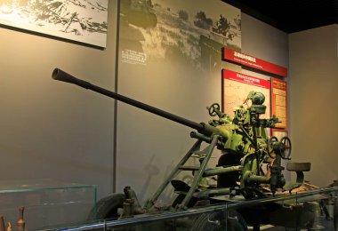 Uçaksavarın yakın plan fotoğrafı.