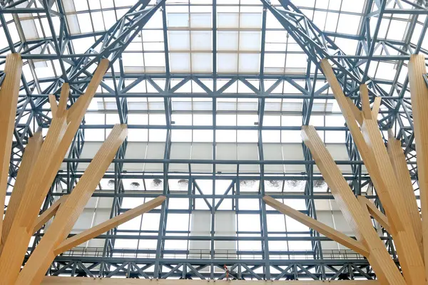 Metal çerçeve kubbesi, fotoğrafa yakın çekim