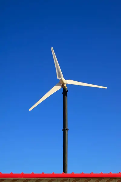 Small Wind Turbines Sky Closeup Photo — Fotografia de Stock