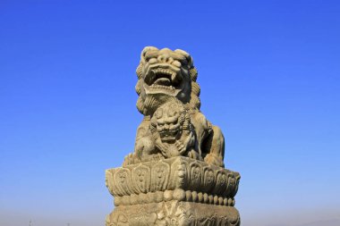 taş aslan köprüde, Çin
