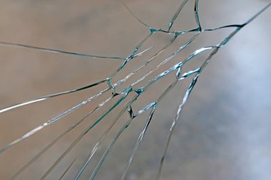 Kırık cam, yakın plan fotoğraf.