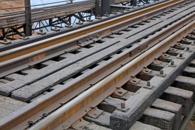 Demiryolu köprüsü özellikleri, fotoğrafa yakın çekim