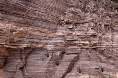 Kayanın yatay yatak yapısı