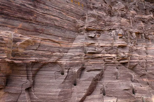Kayanın yatay yatak yapısı